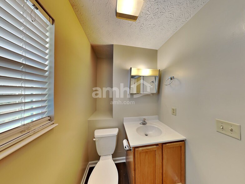 Building Photo - 6934 Crescent Boat Ln