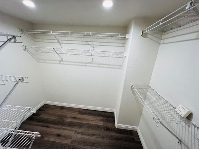 Building Photo - COMPLETELY REMODELED 3 Beds+2.5 Baths 2-st...