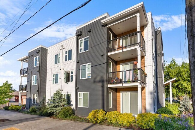 Building Photo - 7979 N Jersey St