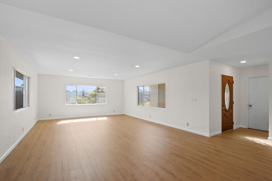 Building Photo - 9451 Harcourt Cir
