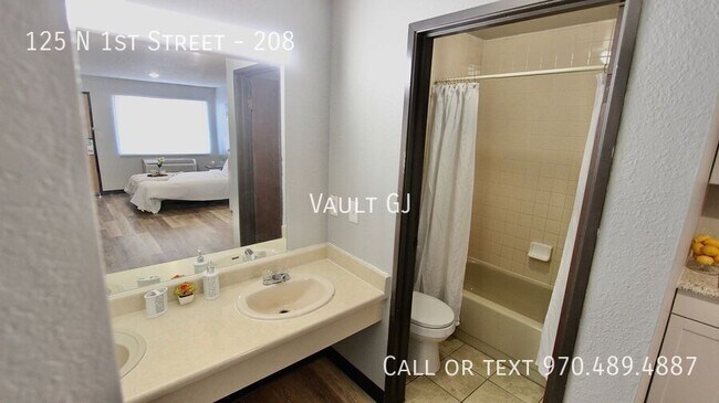 Building Photo - 125 N 1st St