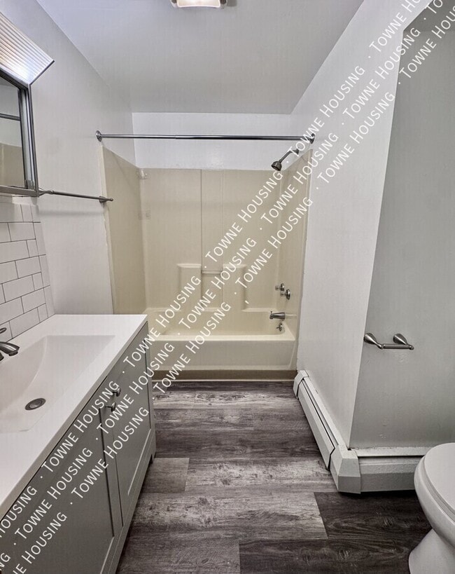 Building Photo - 336 East St