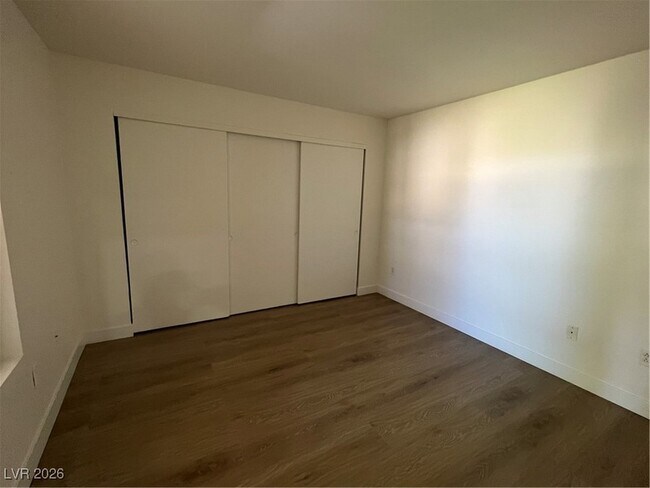 Building Photo - 1150 N Buffalo Dr