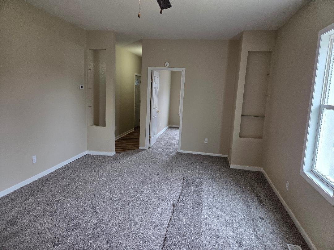 Building Photo - 921 N Mason