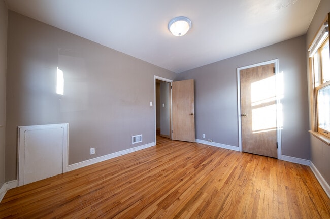 Building Photo - 5922 Portland Ave