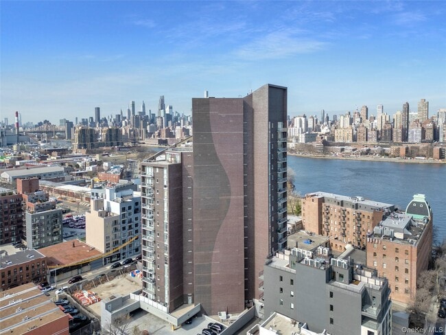 Building Photo - 11-24-24 31st Avenue