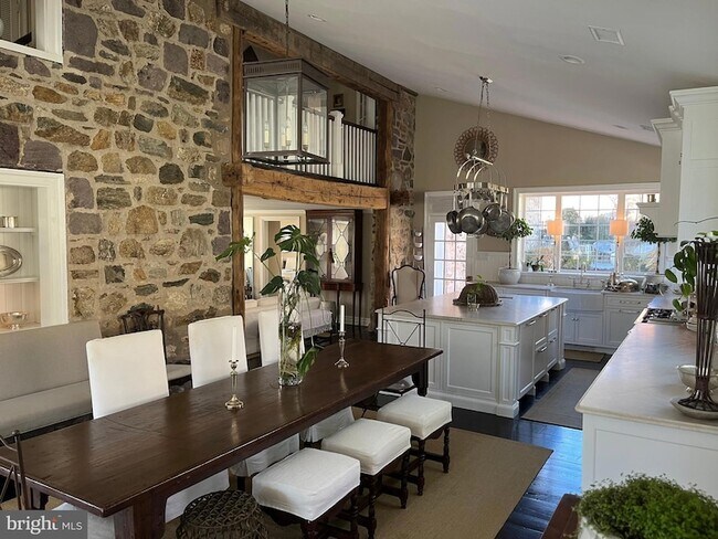 Building Photo - 465 Clothier Springs Rd