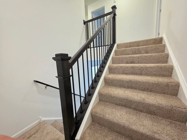 Building Photo - 458 Hathaway Ln