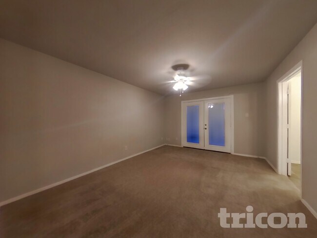 Building Photo - 1349 W Morrow Dr