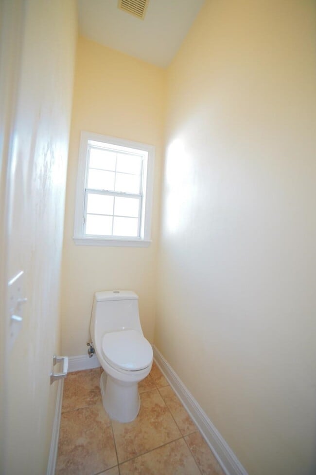Building Photo - 1155 Sandler Ridge Rd
