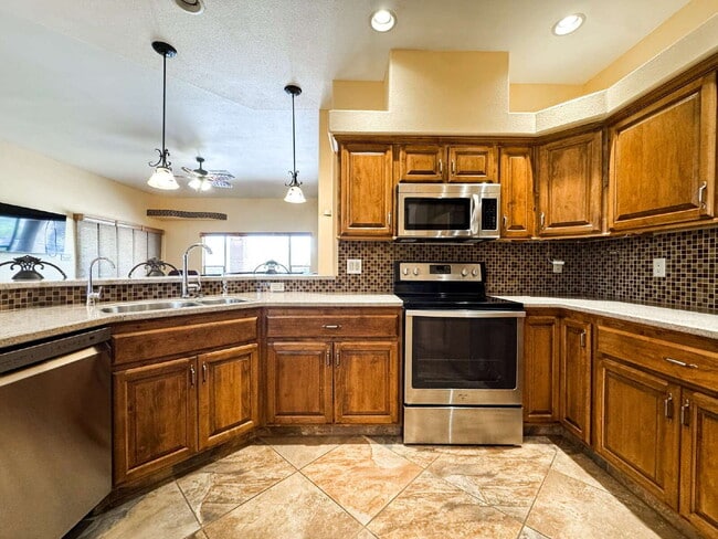 Building Photo - “Well Maintained 2-Bedroom, 2-Bathroom Home in Foothills”