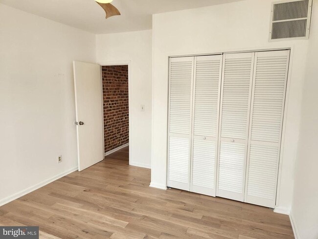 Building Photo - 308 S Bouldin St