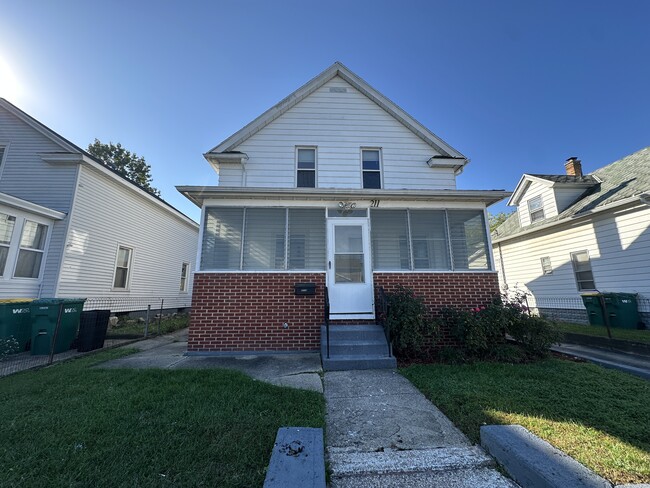 Primary Photo - 211 W 9th St