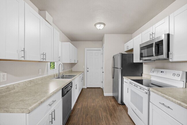 Building Photo - 2 Bedroom for Rent in Des Moines