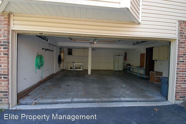 Building Photo - 3 br, 2 bath House - 445 Meramec Way