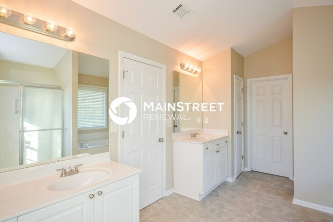 Building Photo - 4 Bedroom Pet-Friendly Home in Loganville, GA with Main Street Renewal