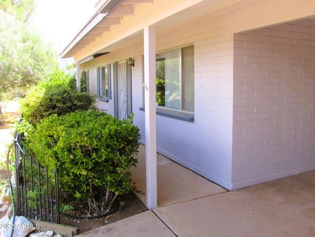 Building Photo - 1516 Hummingbird Ln