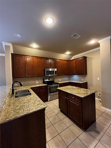 Building Photo - 4548 Fern Valley Dr