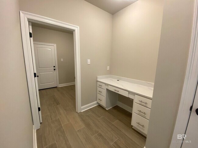 Building Photo - 30815 Bauer Ave