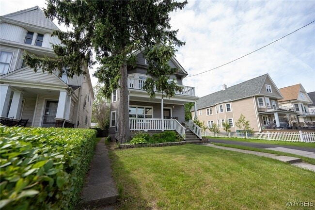 Building Photo - 933 Tifft St