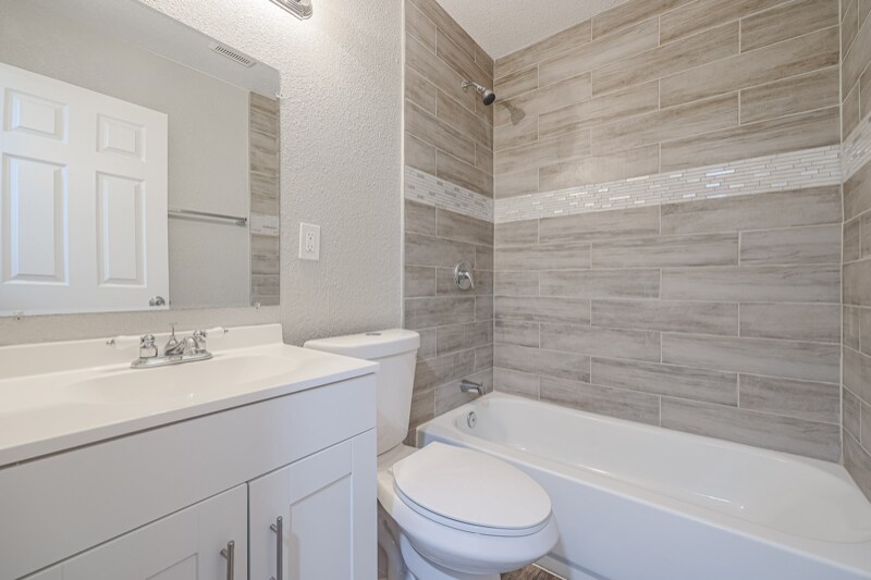 Building Photo - 1159 W Drummer Ave