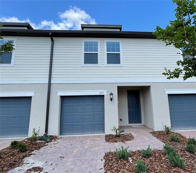 Primary Photo - 1574 Grand Rue Dr