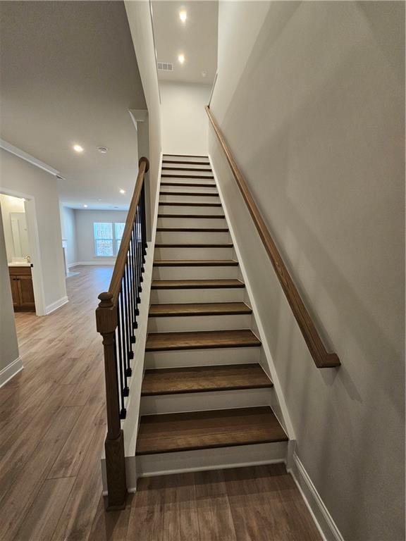 Building Photo - 5030 Sierra Creek Dr NE