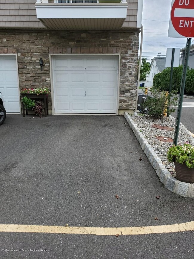 Building Photo - 99 Steiner Ave