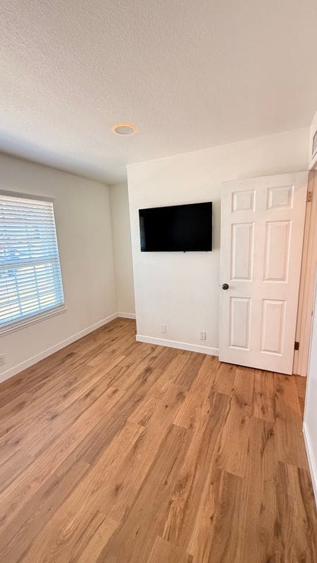 Building Photo - 543 American Oaks Ave