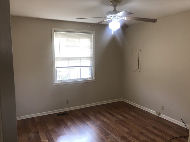 Building Photo - 730 Harpeth Pkwy W