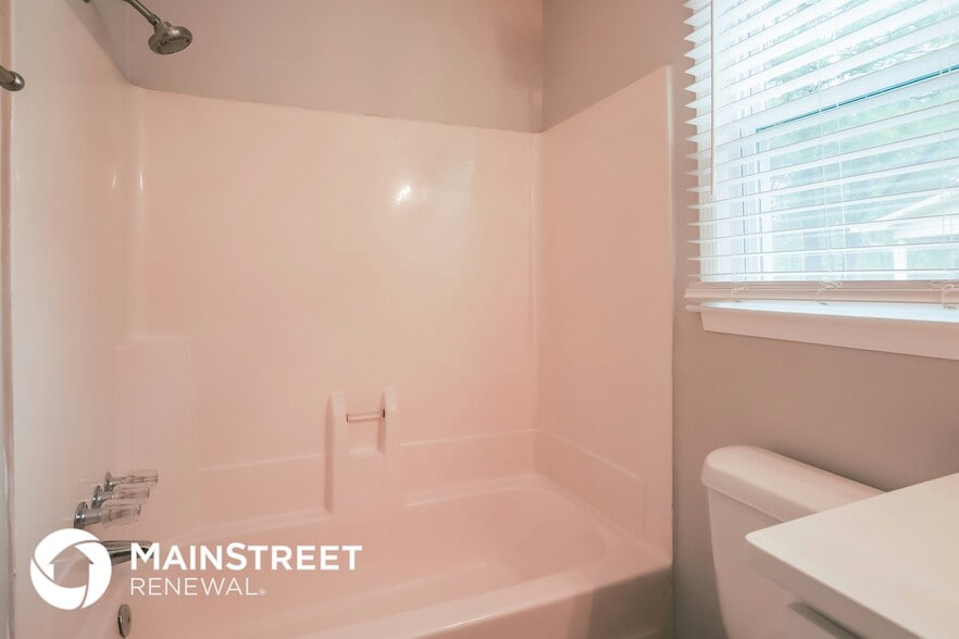 Building Photo - 7254 Fernwood Dr