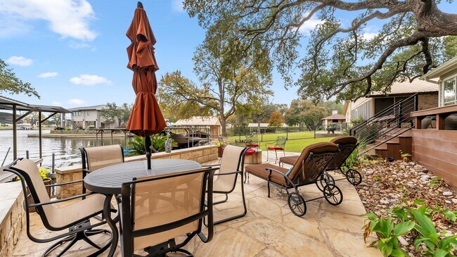 Building Photo - 207 Elm Lodge Dr