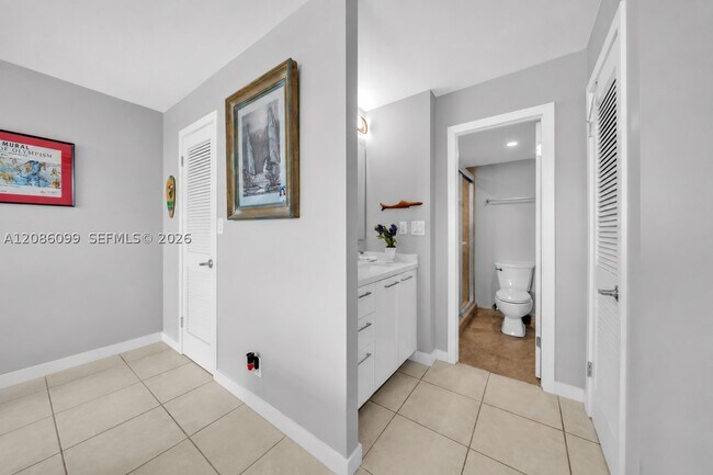 Building Photo - 3161 S Ocean Dr