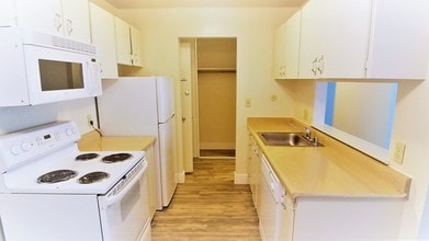 Building Photo - Sequoia Grove Apartments