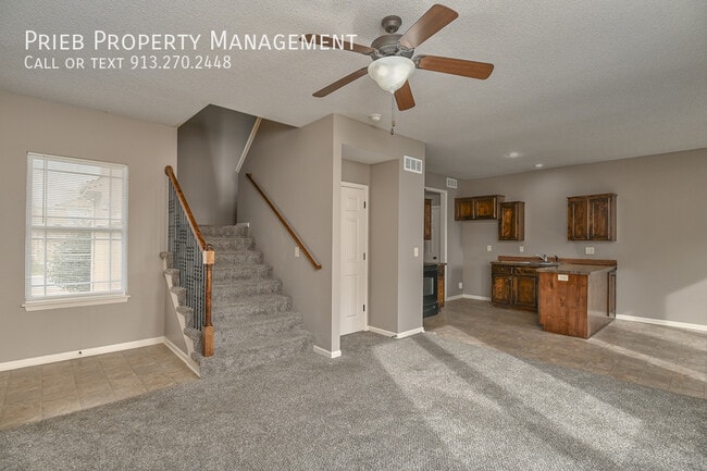 Building Photo - 727 N Findley-