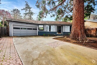 Building Photo - Awesome Quiet Cul-de-sac in Menlo Park