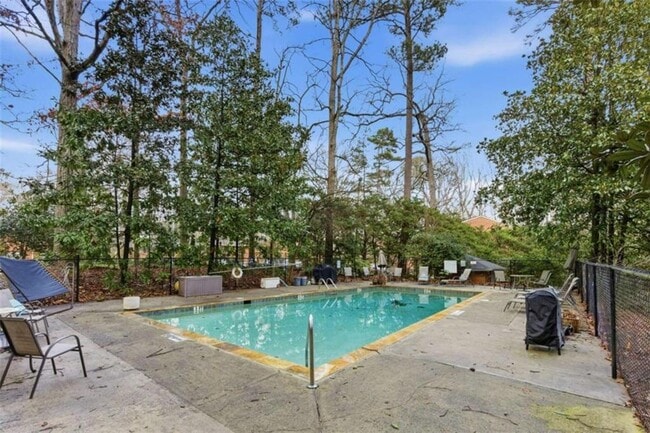 Building Photo - 1010 Scott Blvd