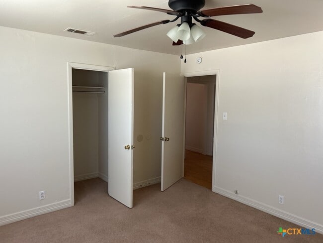 Building Photo - 808 Florence Rd