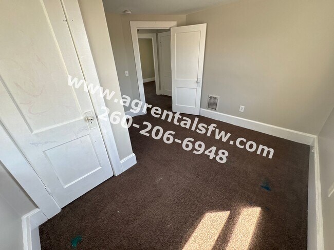 Building Photo - 3 bedroom house - Section 8 OK!