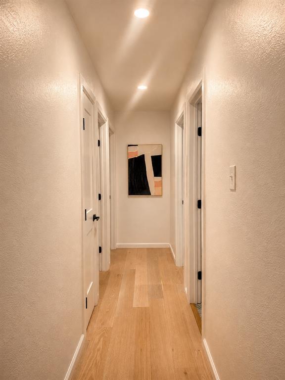 Building Photo - 1705 Cricket Hollow Dr