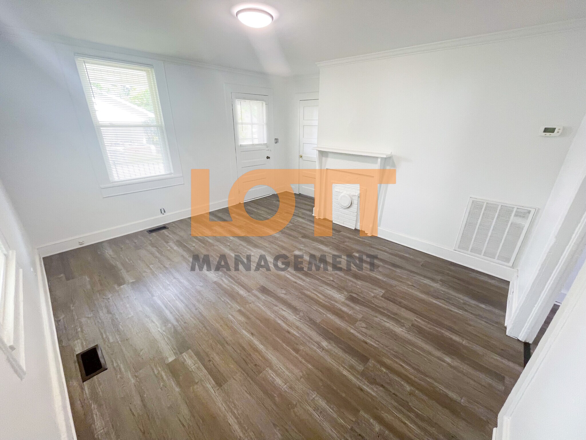 Building Photo - 276 Moore St