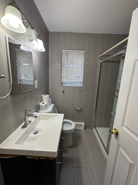 Bathroom - 180 Littleton Rd