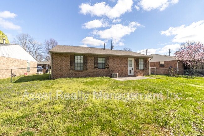 Building Photo - 6121 Bill Murray Ln