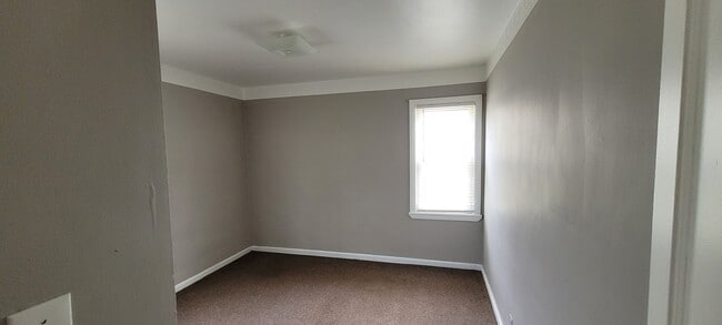 cozy bedroom 1 carpeted - 19928 Ashton Ave