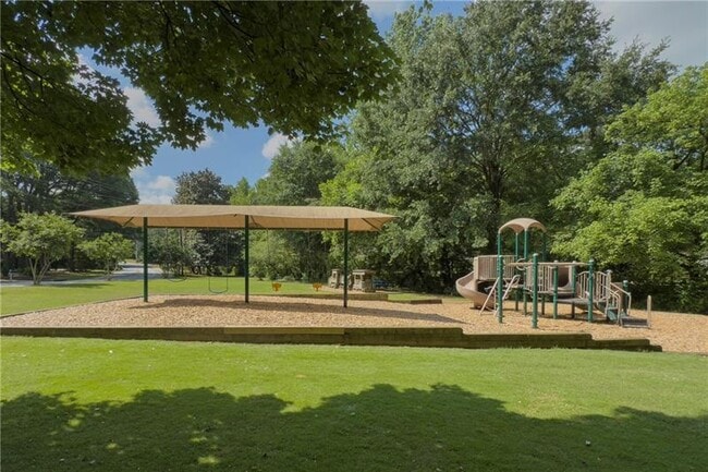 Building Photo - 3981 Longview Dr