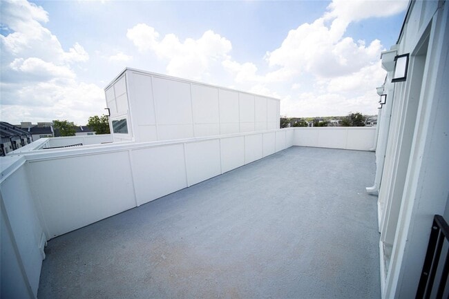 Building Photo - Beautiful Townhome in the Cultural District - 248
