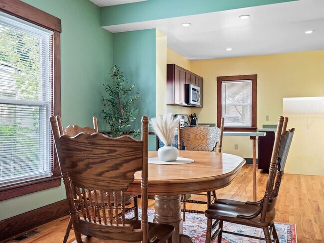 Building Photo - 679 Washington St