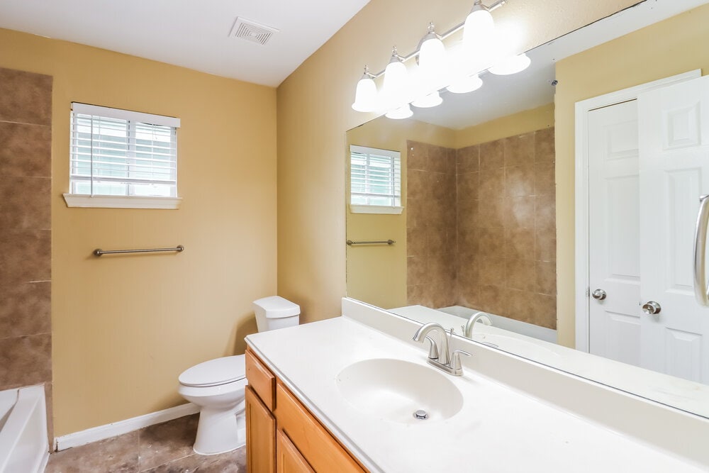 Building Photo - 4962 N Cancun Dr