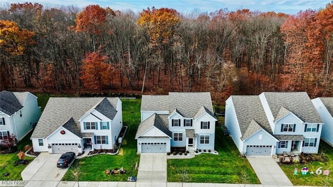 Building Photo - 4816 Lake View Dr