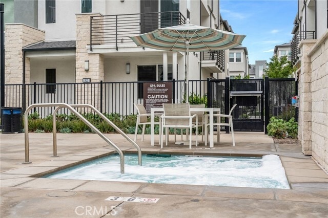 Building Photo - 1102 S Urbana St